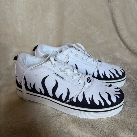 Heelys White and Black Flame Sneakers - Picture 1 of 2